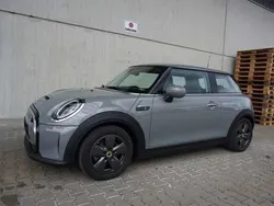 Grau Gebraucht 2022 Mini Cooper SE Kleinwagen | 20.883 € (Etwas zu teuer)