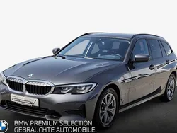 Grau Gebraucht 2022 BMW 320 Sport Line Kombi | 27.460 € (Guter Preis)