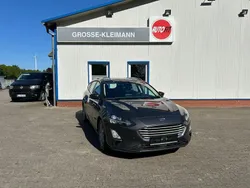 Grau Gebraucht 2020 Ford Focus Cool & Connect Limousine | 13.500 € (Teuer)
