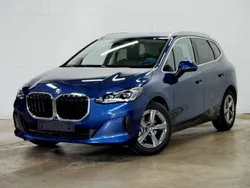 Phytonicblau metallic Gebraucht 2024 BMW 218 Sport Line Van / Kleinbus | 29.480 € (Fairer Preis)