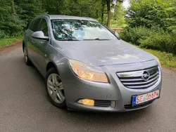 Grau Gebraucht 2009 Opel Insignia Kombi | 2.280 € (Fairer Preis)