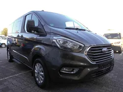 Grau Gebraucht 2020 Ford Tourneo Custom Van / Kleinbus | 32.500 € (Teuer)