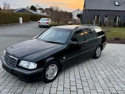 Schwarz Gebraucht 2000 Mercedes C240 Kombi | 7.900 €