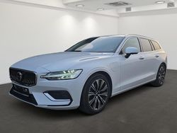 Weiß metallic Gebraucht 2022 Volvo V60 Plus Kombi | 40.120 € (Teuer)