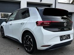 Weiß Gebraucht 2020 VW ID.3 Pro Performance Kleinwagen | 18.720 € (Etwas zu teuer)