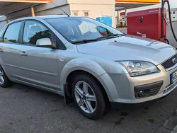 Silber Gebraucht 2006 Ford Focus Ghia Limousine | 1.399 € (Superpreis)