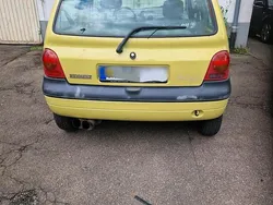 Gelb Gebraucht 2000 Renault Twingo Kleinwagen | 950 €
