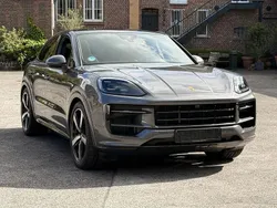 Grau Gebraucht 2025 Porsche Cayenne SUV | 127.790 € (Fairer Preis)