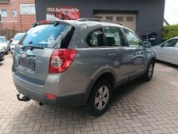 Grau Gebraucht 2011 Chevrolet Captiva LS SUV | 1.999 € (Superpreis)