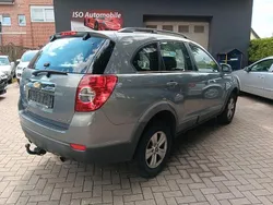 Grau Gebraucht 2011 Chevrolet Captiva LS SUV | 2.599 € (Superpreis)