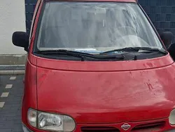 Rot Gebraucht 2001 Nissan Vanette Van / Kleinbus | 1.500 €