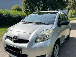 Silber Gebraucht 2010 Toyota Yaris Kleinwagen | 4.050 € (Fairer Preis)