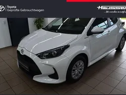 Weiß Gebraucht 2023 Toyota Yaris Comfort Kleinwagen | 15.440 € (Fairer Preis)