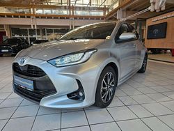 Silber Gebraucht 2022 Toyota Yaris Hybrid Comfort Limousine | 19.430 € (Fairer Preis)