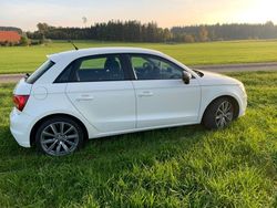 Weiß Gebraucht 2013 Audi A1 Sportback Ambition Kleinwagen | 10.850 € (Fairer Preis)