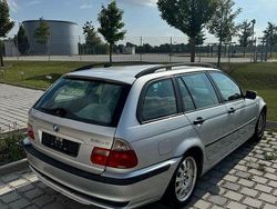 Silber Gebraucht 2005 BMW 320 Sport Line Kombi | 700 € (Superpreis)