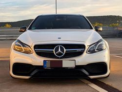Weiß Gebraucht 2015 Mercedes E63 AMG AMG Limousine | 42.500 €