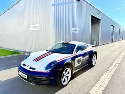 Weiß / einzianblaumetallic Gebraucht 2023 Porsche 992 Coupé | 285.900 €