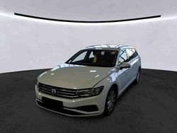 Gletscherweiß metallic (metallic) Gebraucht 2022 VW Passat Kombi | 21.490 € (Guter Preis)