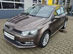 Toffeebraun metallic Gebraucht 2016 VW Polo Highline Limousine | 12.690 € (Fairer Preis)