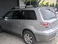 Silber Gebraucht 2025 Mitsubishi Outlander SUV | 3.450 €