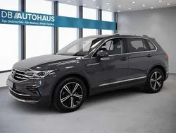 Grau Gebraucht 2023 VW Tiguan Elegance SUV | 32.680 € (Fairer Preis)