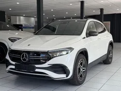 Weiß Gebraucht 2021 Mercedes EQA250 AMG line SUV | 29.990 € (Fairer Preis)