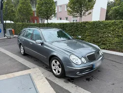 Grau Gebraucht 2005 Mercedes E220 Avantgarde Kombi | 2.000 € (Superpreis)