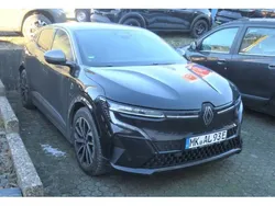 Schwarz + dach grau (metallic) Gebraucht 2022 Renault Mégane Techno Limousine | 27.990 € (Fairer Preis)