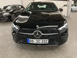 Schwarz Gebraucht 2023 Mercedes A250 Limousine | 34.590 € (Teuer)