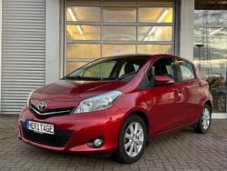 Rot Gebraucht 2012 Toyota Yaris Executive Kleinwagen | 9.590 € (Fairer Preis)