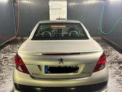 Grau Gebraucht 2010 Peugeot 207 CC Cabrio | 2.500 € (Fairer Preis)
