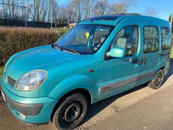 Grün Gebraucht 2003 Renault Kangoo Kombi | 2.399 € (Etwas zu teuer)