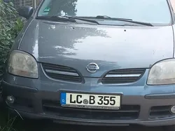 Grau Gebraucht 2005 Nissan Almera Tino Tekna Van / Kleinbus | 2.200 € (Etwas zu teuer)