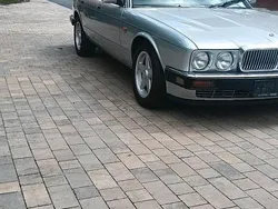 Silber Gebraucht 1993 Jaguar XJ40 Limousine | 5.999 €
