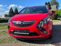Rot Gebraucht 2016 Opel Zafira Van / Kleinbus | 7.400 € (Guter Preis)