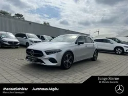 Iridiumsilber (metallic) Gebraucht 2023 Mercedes A200 Limousine | 33.869 € (Teuer)