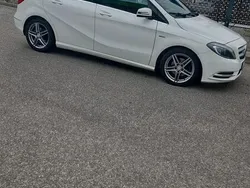 Weiß Gebraucht 2012 Mercedes B200 Van / Kleinbus | 6.800 €