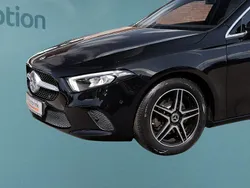 Schwarz Gebraucht 2018 Mercedes A200 Limousine | 19.349 € (Etwas zu teuer)