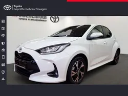 Super white 2 Gebraucht 2024 Toyota Yaris Hybrid Comfort Kombi | 24.590 € (Guter Preis)