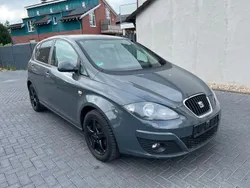 Grau Gebraucht 2011 Seat Altea Stylance Van / Kleinbus | 1.900 € (Fairer Preis)