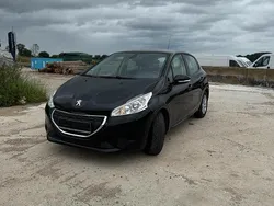 Schwarz Gebraucht 2014 Peugeot 208 Kleinwagen | 5.500 € (Guter Preis)