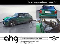 Grün Gebraucht 2022 Mini Cooper Classic Kleinwagen | 25.930 € (Etwas zu teuer)