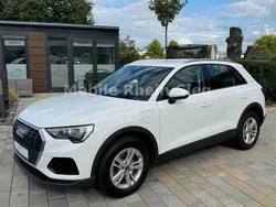 Weiß Gebraucht 2022 Audi Q3 Ambiente SUV | 27.680 € (Fairer Preis)
