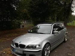 Silber Gebraucht 2001 BMW 330 Kombi | 8.200 €