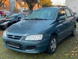 Grün Gebraucht 2002 Mitsubishi Space Star Comfort Edition Van / Kleinbus | 1.990 € (Teuer)