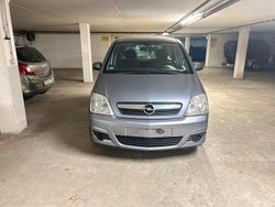 Grau Gebraucht 2009 Opel Meriva Edition Van / Kleinbus | 1.600 € (Fairer Preis)