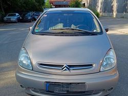 Gold Gebraucht 2003 Citroën Xsara Picasso Exclusive Van / Kleinbus | 1.499 € (Guter Preis)