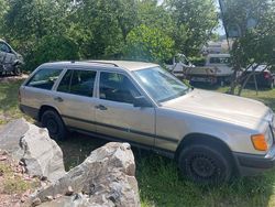 Gold Gebraucht 1988 Mercedes E230 Kombi | 3.999 €