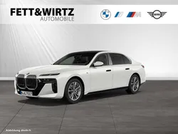 Mineralweiss metallic Gebraucht 2024 BMW 740 M Sport Limousine | 88.888 € (Superpreis)